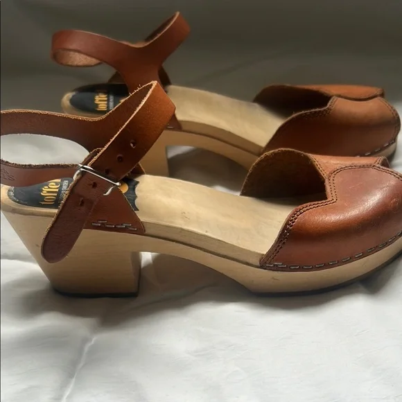 Women's Brown Leather Sandals - Picture 3 of 10
